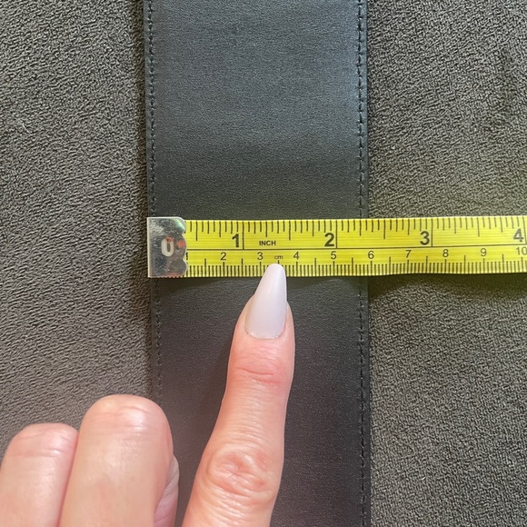 Fall 2017 collection- rare Chanel Gabriella logo belt - Picture 6 of 6